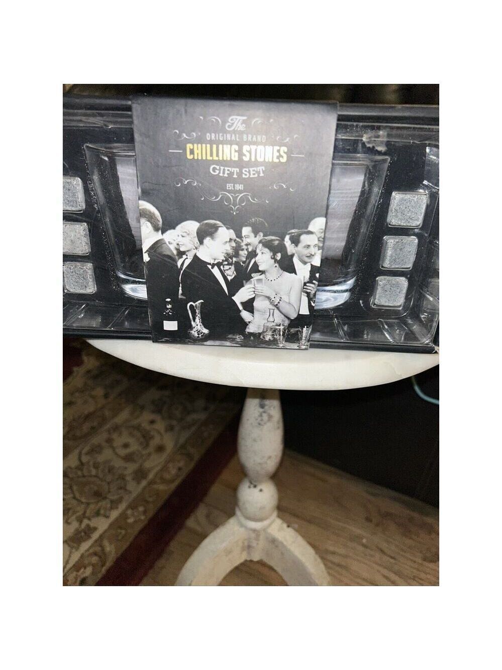 THE ORIGINAL BRAND CHILLING STONES GIFT SET- CHILLING STONES- NEW0